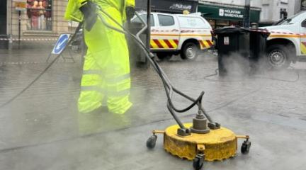 Street cleaning in high vis